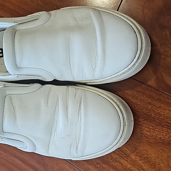 Burberry Women's White Leather Slip On Sz 37 1/2 or Size 7 - Picture 4 of 13